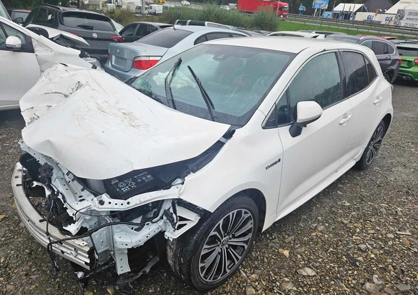 Toyota Corolla cena 35700 przebieg: 30000, rok produkcji 2020 z Wilamowice małe 254